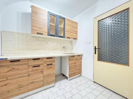 Kuchyně v přízemí | Pronájem bytu, atypický, 64 m²