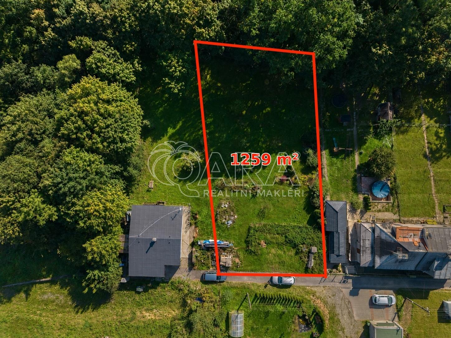 pozemek_1259_m2_posunuto.jpeg