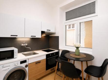 golub kuchyn 1a.jpg | Pronájem bytu, 1+1, 35 m²