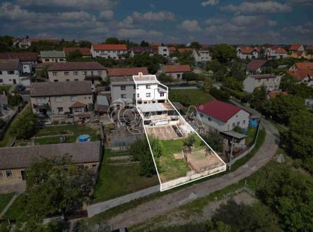 leva zahrada bila.jpg | Prodej - dům/vila, 225 m²