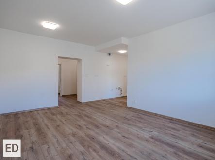Obývací pokoj s přípravou na kuchyňskou linku | Prodej bytu, 3+kk, 72,7 m²