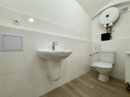 Toaleta | Pronájem - obchodní prostor, 75 m²