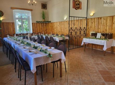 5FB2D185-84D6-4910-BCBB-8F06E432400C.jpeg | Prodej - restaurace, 1 517 m²