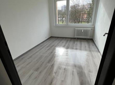 1727442122_KRLVOSWezQ.jpg | Pronájem bytu, 2+kk, 40 m²