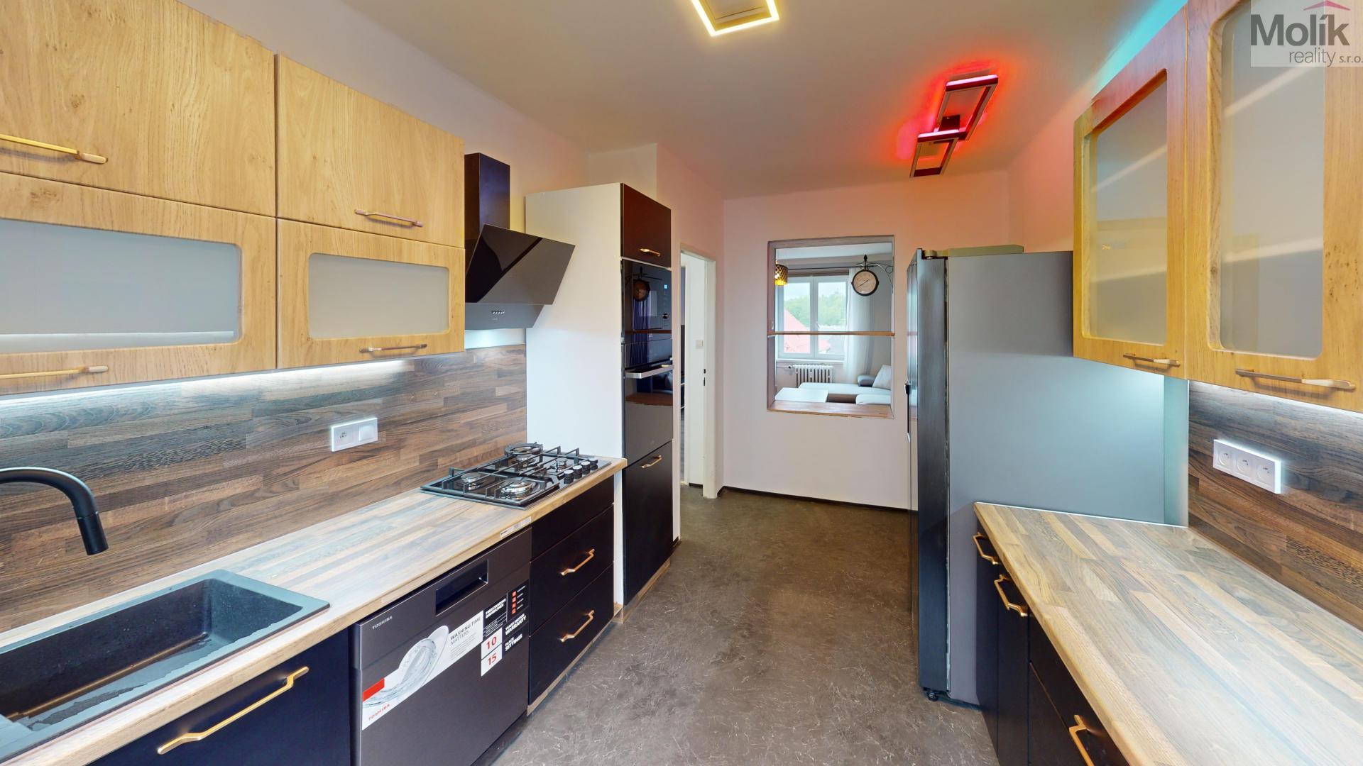 Byt-21-Kitchen.jpg