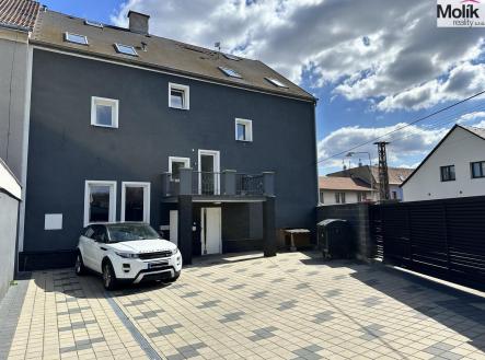 Prodej - nájemní dům, 332 m² obrázek