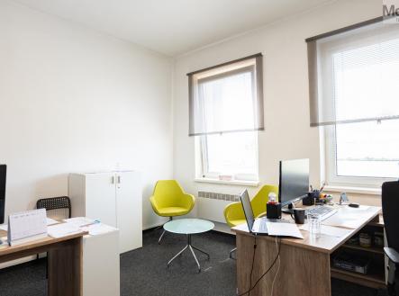 P1030516.jpg | Prodej - skladovací prostor, 6 000 m²