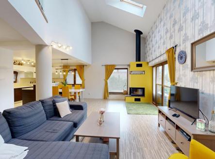 Rodinny-dum-s-pozemkem--07132025_124938.jpg | Prodej - dům/vila, 200 m²