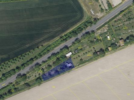 Ptačí pohled na pozemek | Prodej - pozemek, zahrada, 707 m²