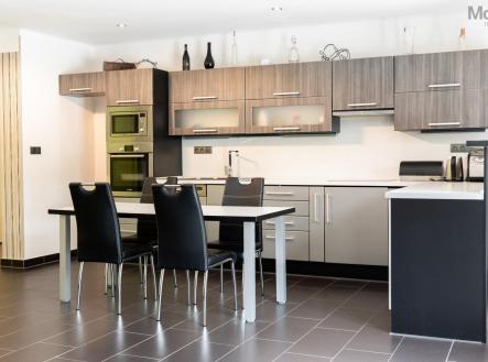 P1030933.jpg | Pronájem - dům/vila, 500 m²