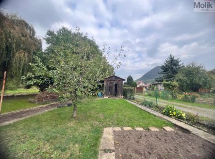 pohled na kůlnu | Prodej - pozemek, zahrada, 395 m²