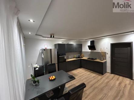 IMG-20251106-WA0004.jpg | Prodej bytu, 3+1, 69 m²