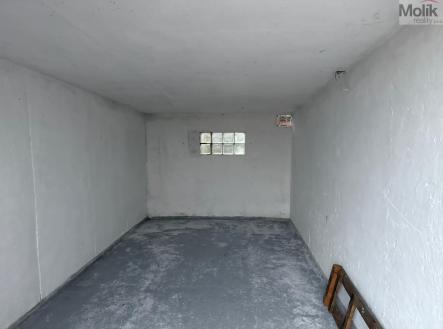 PHOTO-2025-11-10-16-28-24.jpg | Prodej - malý objekt/garáž