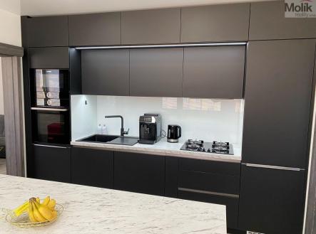 7_PHOTO-2025-11-17-14-15-07.jpg | Prodej bytu, 3+1, 70 m²