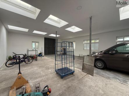 Obrázek WhatsApp, 2025-11-21 v 09.01.24_5d5da447.jpg | Pronájem - skladovací prostor, 290 m²