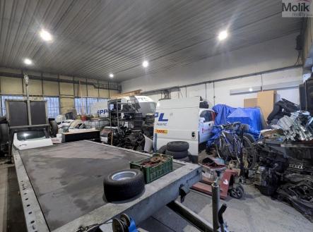 PXL_20251202_130837870.jpg | Pronájem - malý objekt/garáž