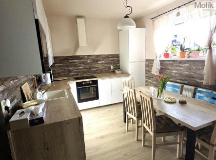 e705578b-073c-4811-8d2f-61025e94c43b.jpg | Prodej - dům/vila, 104 m²