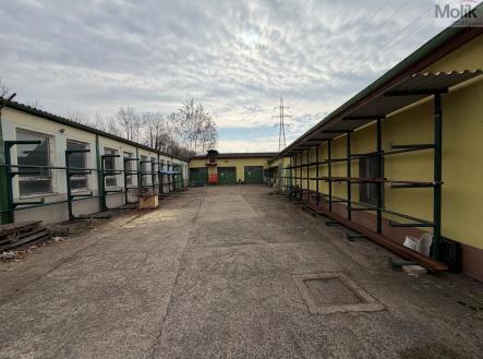 Pronájem - skladovací prostor, 1 532 m²