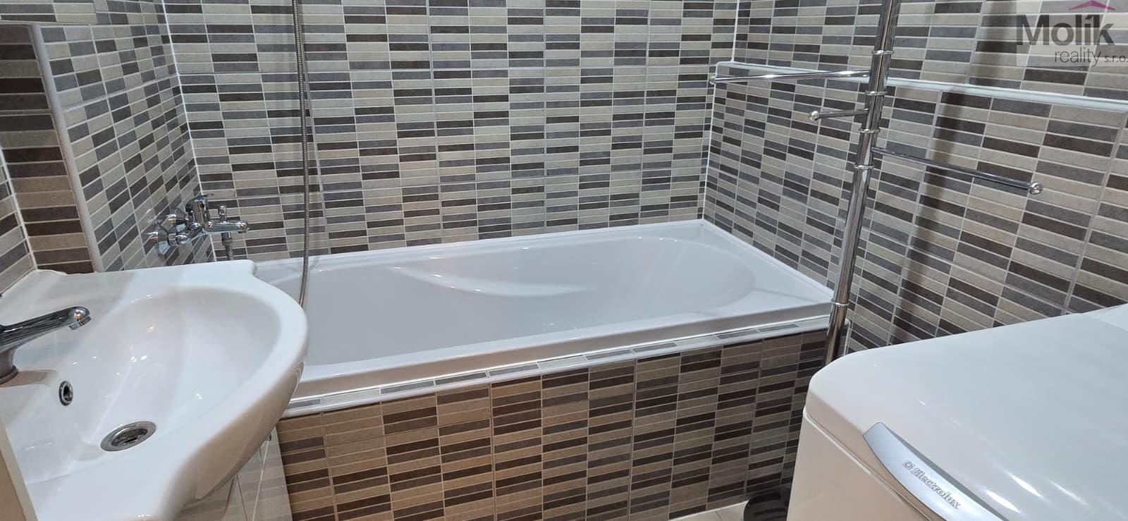 WhatsApp Image 2026-04-13 at 14.45.05 (1).jpeg