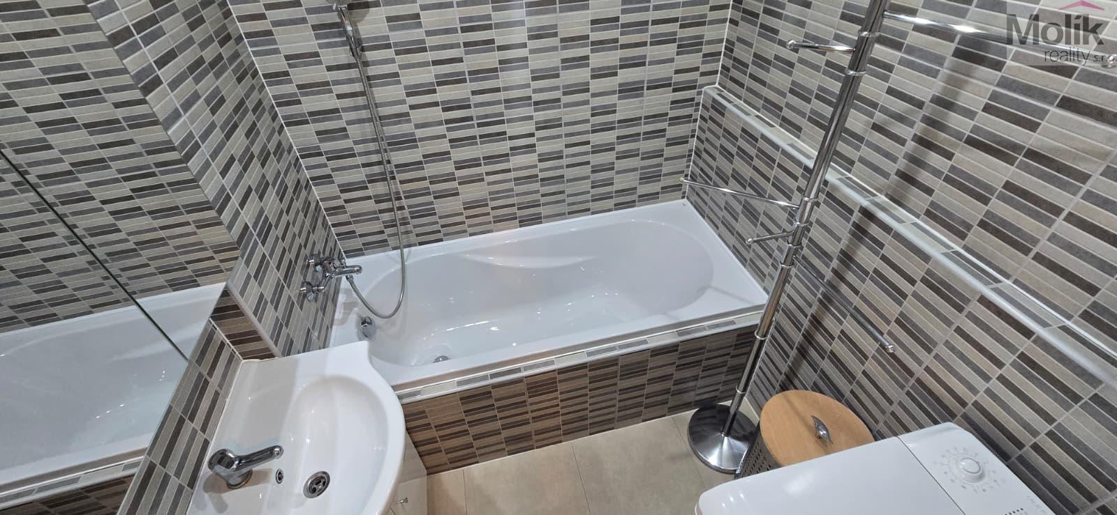 WhatsApp Image 2026-04-13 at 14.45.04 (9).jpeg