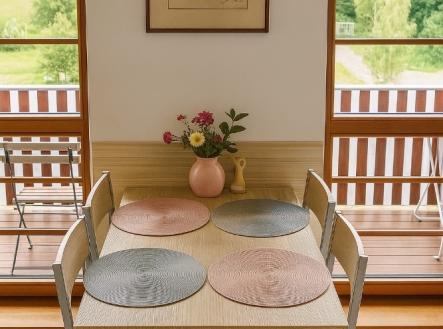 Jídelní stůl | Prodej bytu, 1+kk, 49 m²