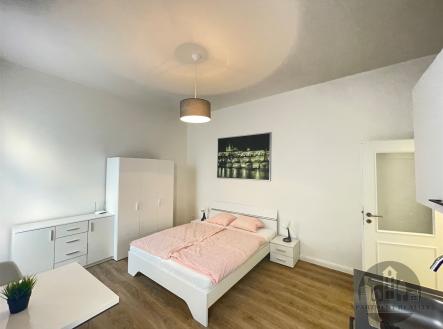 . | Pronájem bytu, 1+kk, 24 m²