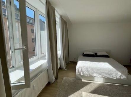 . | Pronájem bytu, 1+kk, 36 m²