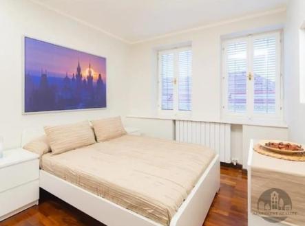 . | Pronájem bytu, 2+kk, 35 m²