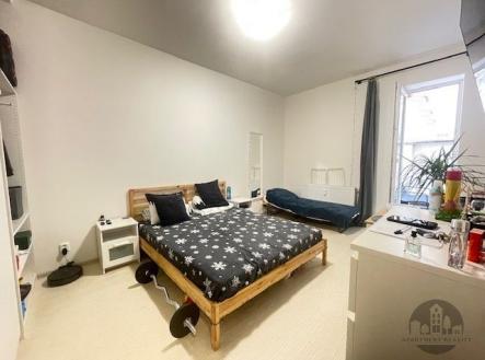 . | Pronájem bytu, 1+kk, 30 m²