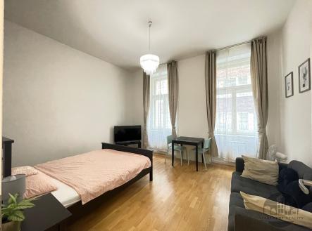 . | Pronájem bytu, 1+kk, 31 m²