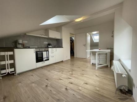 . | Pronájem bytu, 2+kk, 35 m²