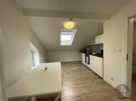 . | Pronájem bytu, 2+kk, 35 m²