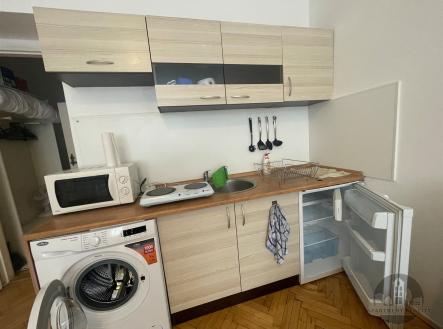 . | Pronájem bytu, 1+kk, 30 m²