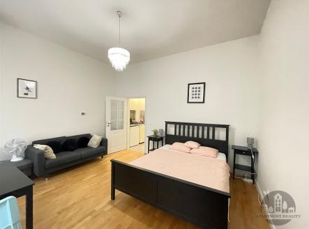. | Pronájem bytu, 1+kk, 31 m²