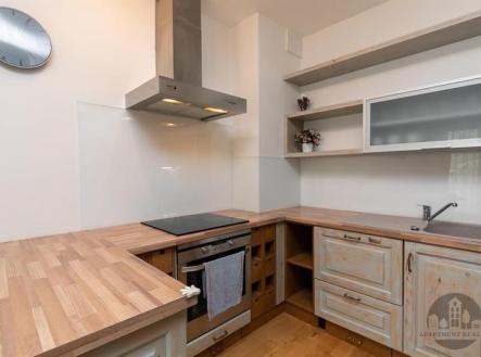. | Pronájem bytu, 3+kk, 90 m²