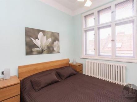 . | Pronájem bytu, 2+kk, 37 m²