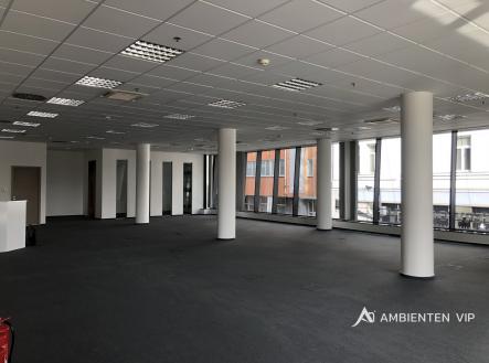 16BB3715-8A5F-4684-AE31-022D1F0C3387 | Pronájem - kanceláře, 302 m²