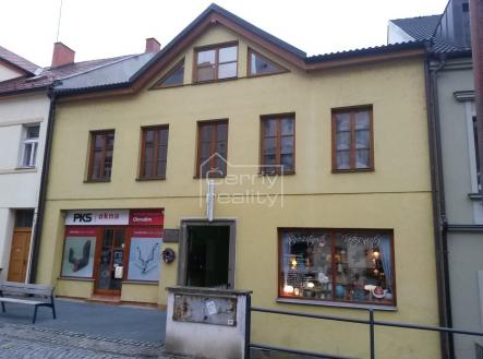 Fotka 4 | Prodej - nájemní dům, 350 m²