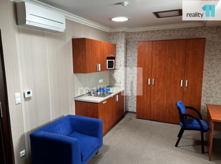 2 | Pronájem - kanceláře, 61 m²