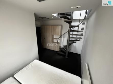 4 | Pronájem - kanceláře, 61 m²