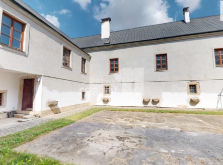 2 | Prodej - komerční objekt, jiný, 1 544 m²