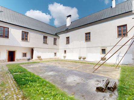 4 | Prodej - komerční objekt, jiný, 1 544 m²