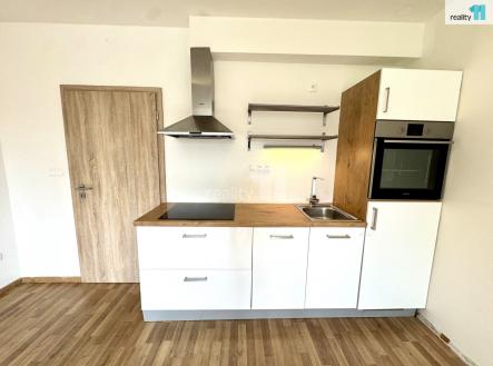 4 | Pronájem bytu, 3+kk, 77 m²