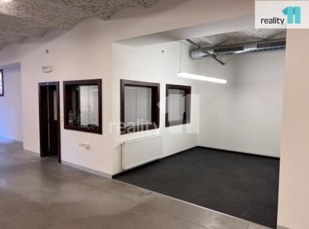 2 | Pronájem - skladovací prostor, 213 m²