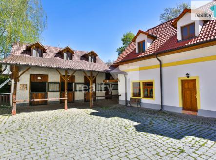Prodej - dům/vila, 850 m²