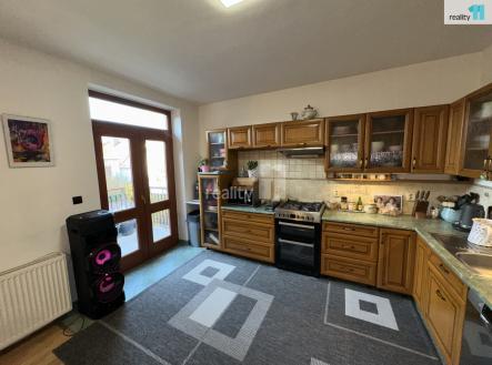 4 | Prodej - dům/vila, 270 m²