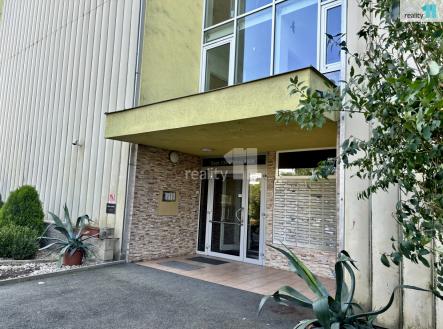 Pronájem bytu, 1+kk, 27 m² obrázek