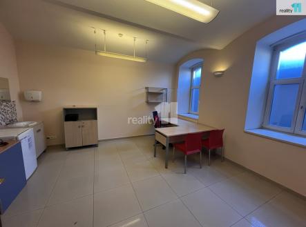 3 | Pronájem - obchodní prostor, 147 m²