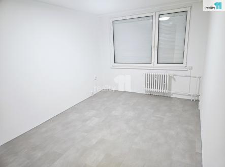 4 | Pronájem bytu, 2+kk, 43 m²