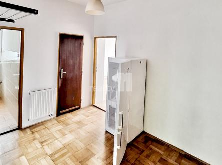 4 | Pronájem bytu, 2+kk, 42 m²